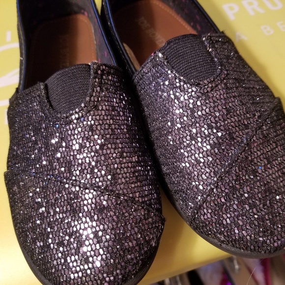 Sold!!!  Like new girls black sparkle flats size 2 - Picture 6 of 6